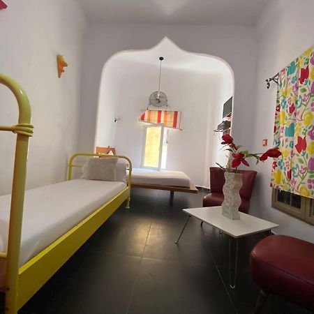 Hostal Valencia - Private Room With Bathroom Чефчауен Екстериор снимка