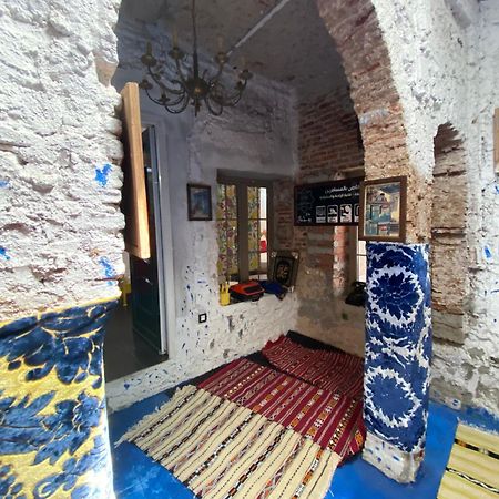 Hostal Valencia - Private Room With Bathroom Чефчауен Екстериор снимка