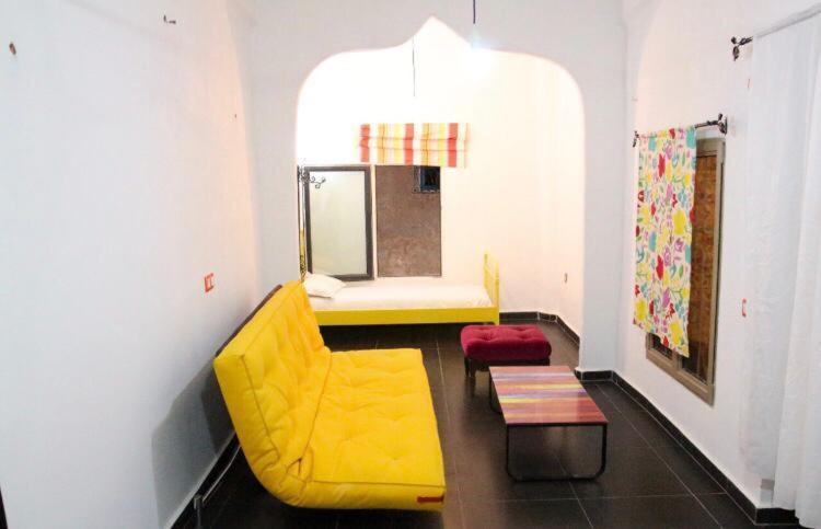 Hostal Valencia - Private Room With Bathroom Чефчауен Екстериор снимка