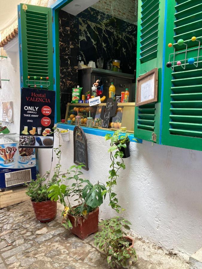 Hostal Valencia - Private Room With Bathroom Чефчауен Екстериор снимка