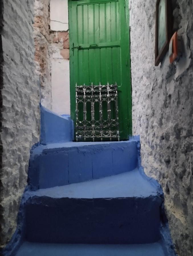 Hostal Valencia - Private Room With Bathroom Чефчауен Екстериор снимка